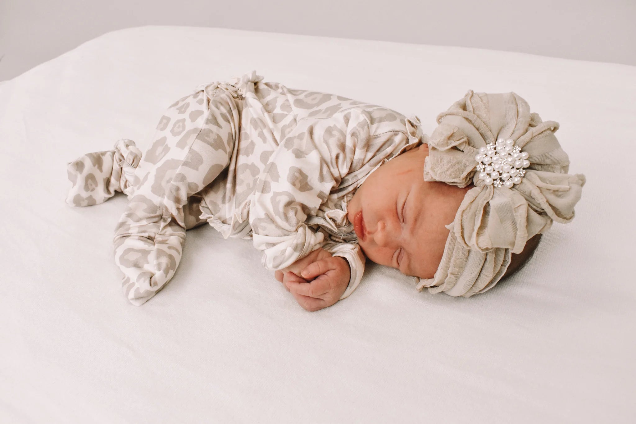 Natural Leopard Convertable Ruffle Bamboo